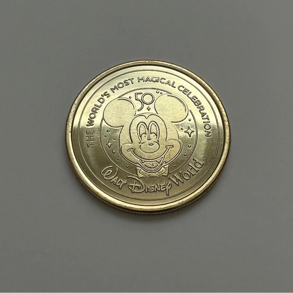 WDW 50th Anniversary Collectible Medallions - OLAF - Picture 3 of 4